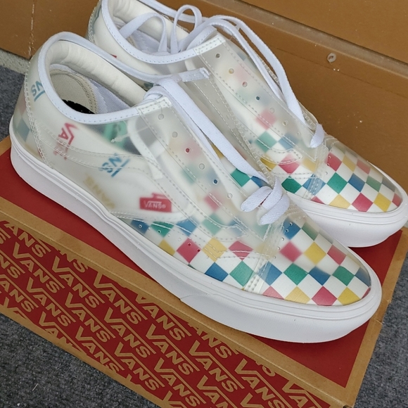 Vans - Picture 4 of 4